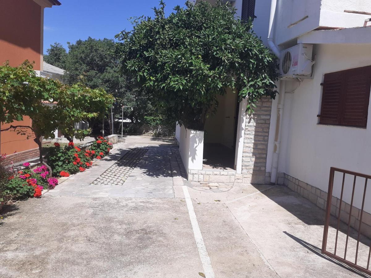 Apartmani Karuza Novalja Exterior foto